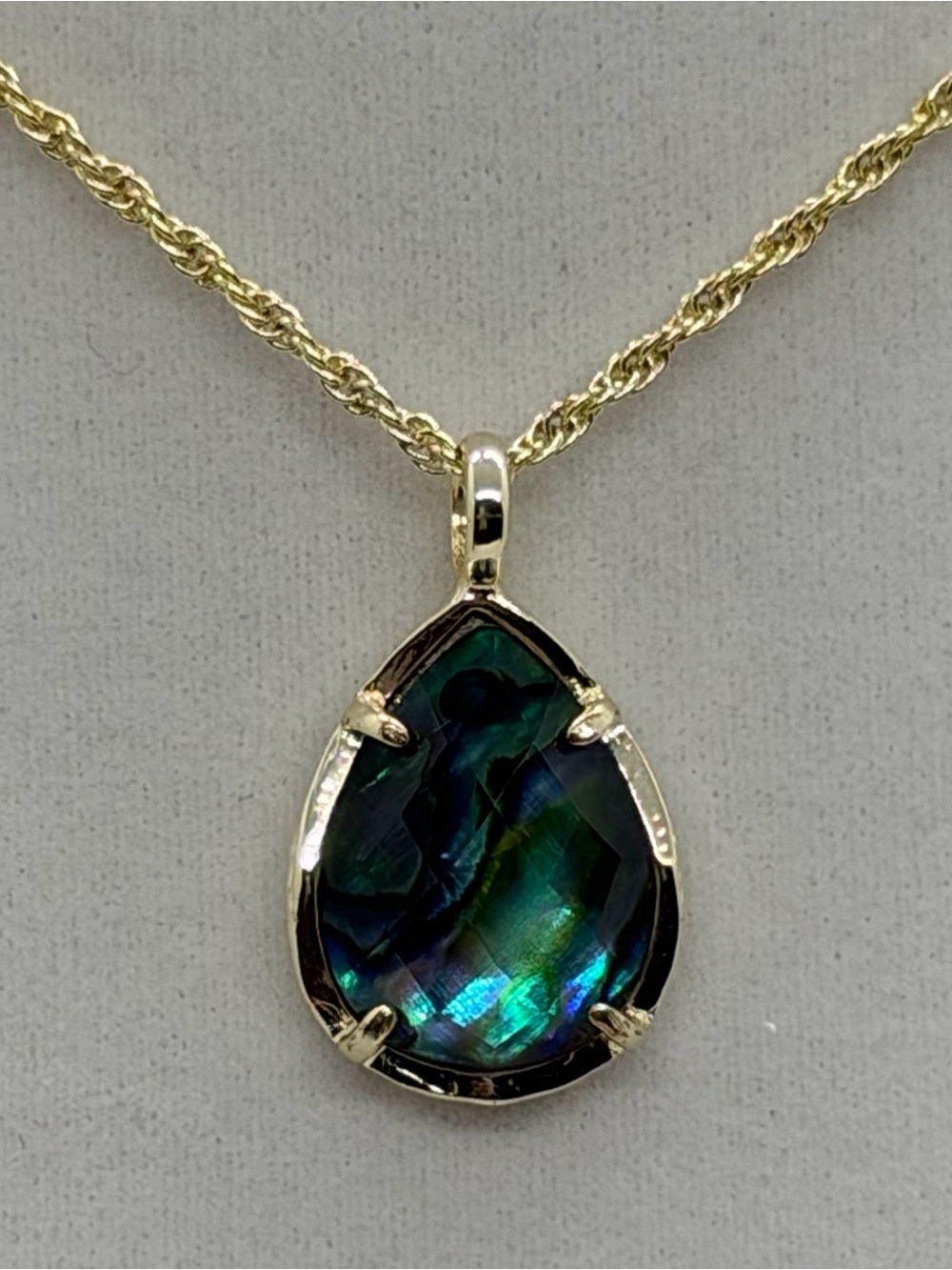 Kendra Scott Abalone Kiri necklace